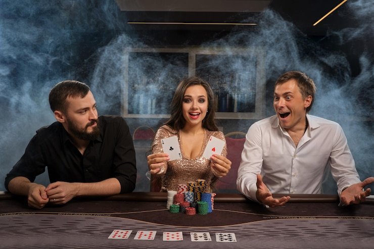 gacor999 live dealer studio with roulette table
